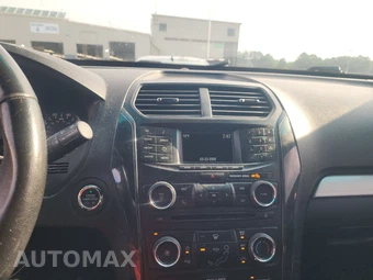 2017 Ford Explorer XLT - miniatura 11