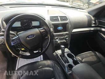 2017 Ford Explorer XLT - miniatura 11