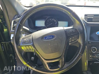 2017 Ford Explorer XLT - miniatura 10