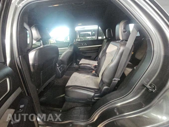 2017 Ford Explorer XLT – miniatura 13