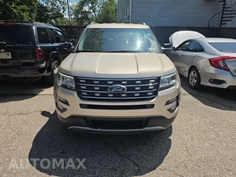 2017 Ford Explorer XLT – miniatura 2