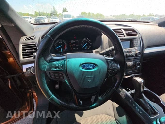 2017 Ford Explorer XLT – miniatura 10