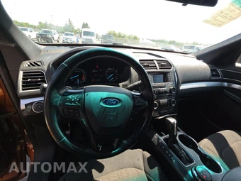 2017 Ford Explorer XLT – miniatura 11