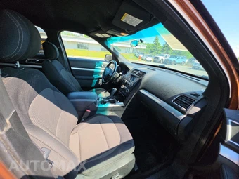 2017 Ford Explorer XLT – miniatura 8