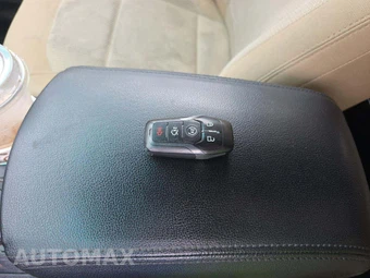 2017 Ford Explorer XLT - miniatura 5