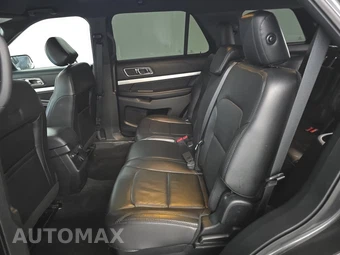 2017 Ford Explorer XLT - miniatura 13