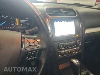 2017 Ford Explorer XLT - miniatura 11