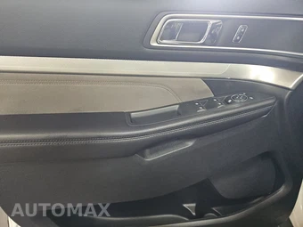 2017 Ford Explorer XLT - miniatura 9
