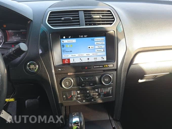 2017 Ford Explorer XLT - miniatura 11