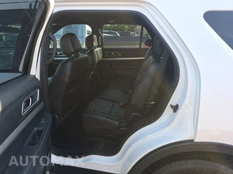 2017 Ford Explorer XLT - miniatura 13