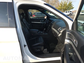2017 Ford Explorer XLT - miniatura 8