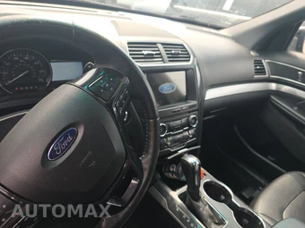 2017 Ford Explorer XLT – miniatura 11