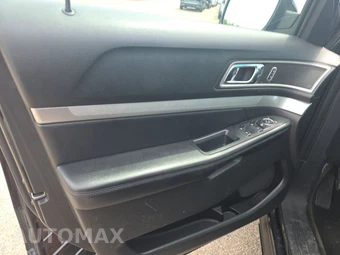 2017 Ford Explorer XLT – miniatura 9