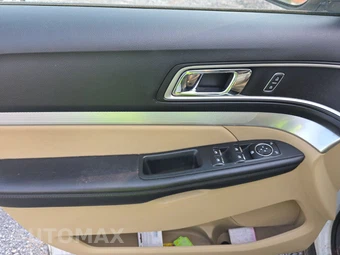 2017 Ford Explorer XLT – miniatura 9