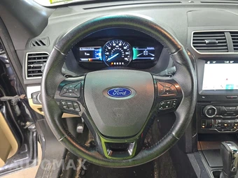 2017 Ford Explorer XLT - miniatura 10