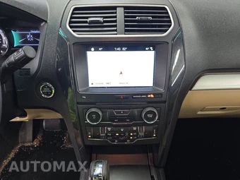 2017 Ford Explorer XLT - miniatura 11
