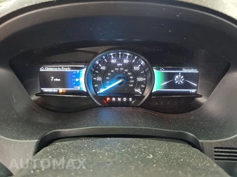2017 Ford Explorer XLT - miniatura 12