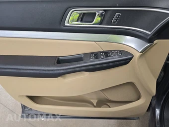 2017 Ford Explorer XLT - miniatura 9