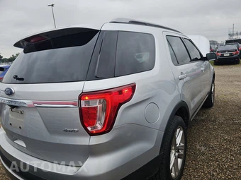 2017 Ford Explorer XLT - miniatura 4