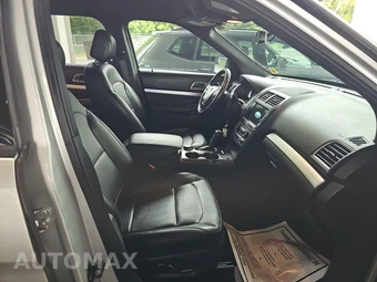 2017 Ford Explorer XLT – miniatura 8