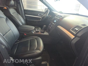 2017 Ford Explorer XLT - miniatura 8