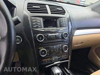 2017 Ford Explorer XLT - miniatura 10