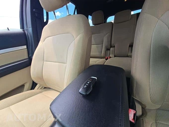 2017 Ford Explorer XLT - miniatura 8