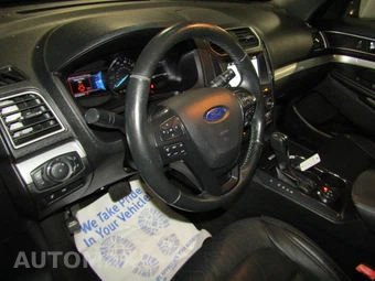 2017 Ford Explorer XLT - miniatura 9