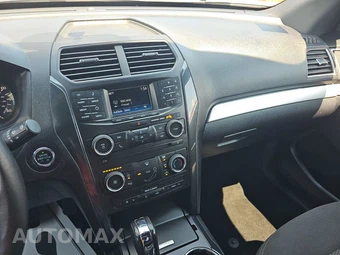 2017 Ford Explorer XLT - miniatura 11