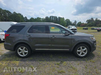 2017 Ford Explorer XLT – miniatura 4