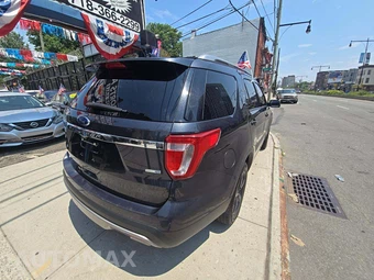 2017 Ford Explorer XLT - miniatura 3
