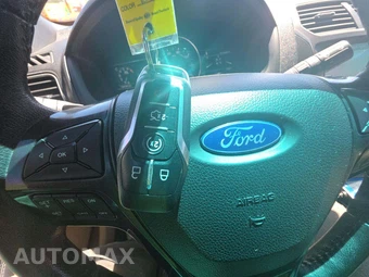 2017 Ford Explorer XLT - miniatura 8