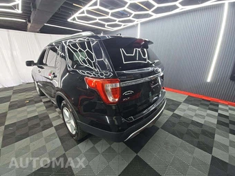 2017 Ford Explorer XLT - miniatura 2