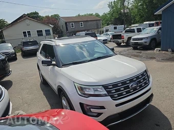 2017 Ford Explorer XLT - miniatura 3