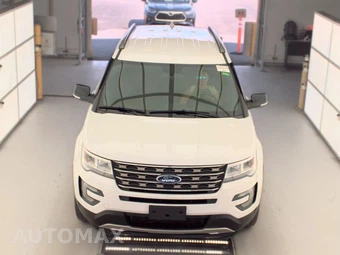 2017 Ford Explorer XLT - miniatura 2