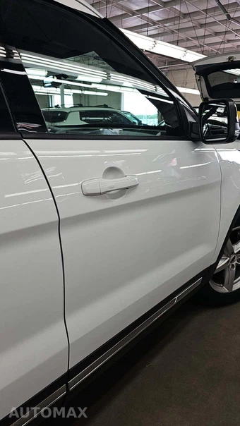 2017 Ford Explorer XLT - miniatura 31