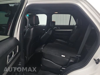 2017 Ford Explorer XLT – miniatura 13