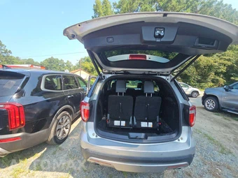 2017 Ford Explorer XLT – miniatura 15