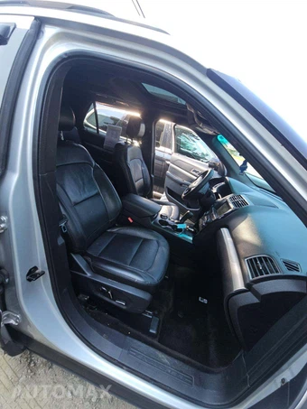 2017 Ford Explorer XLT – miniatura 19
