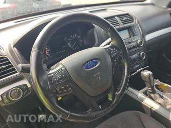 2017 Ford Explorer XLT – miniatura 10