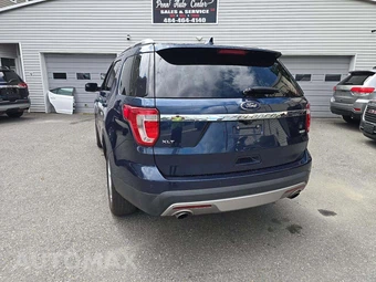 2017 Ford Explorer XLT – miniatura 2
