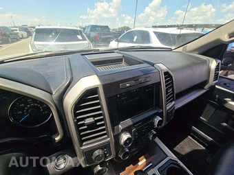 2017 Ford F-150 Lariat Crew Cab Medium Bed - miniatura 10