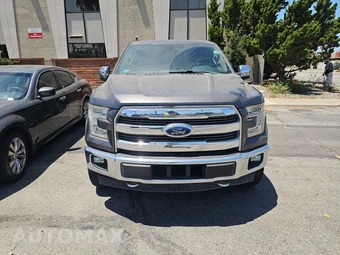 2017 Ford F-150 Lariat Crew Cab Medium Bed - miniatura 2