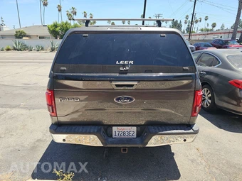 2017 Ford F-150 Lariat Crew Cab Medium Bed - miniatura 5