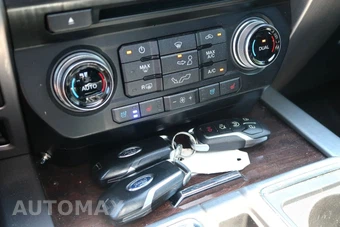 2017 Ford F-150 Platinum Crew Cab Short Bed - miniatura 45