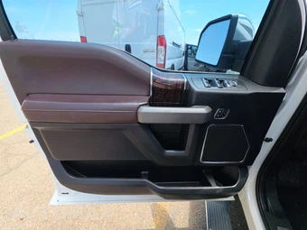 2017 Ford F-150 Platinum Crew Cab Short Bed - miniatura 9