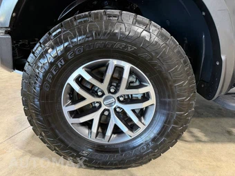 2017 Ford F-150 Raptor Crew Cab Short Bed - miniatura 14