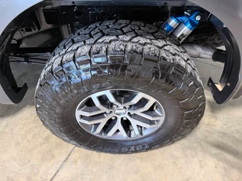 2017 Ford F-150 Raptor Crew Cab Short Bed - miniatura 16