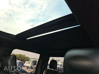 2017 Ford F-150 Raptor Crew Cab Short Bed - miniatura 17