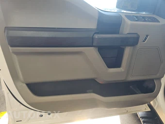 2017 Ford F-150 XL Crew Cab Medium Bed - miniatura 9